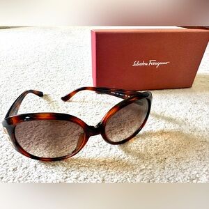 Salvatore Ferragamo Women’s Sunglasses O/S Brown & Gold